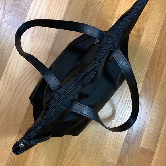 BOTKIER Black tote bag zip top zip/slip interior pockets decorative side zips - Picture 5 of 15